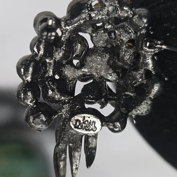 Joan Rivers Brooch - Picture 4 of 6